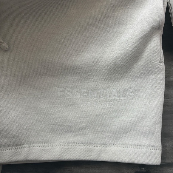 Fear Of God Essentials Fleece Sweat Shorts Drawstring Sage Size XS - Picture 4 of 5